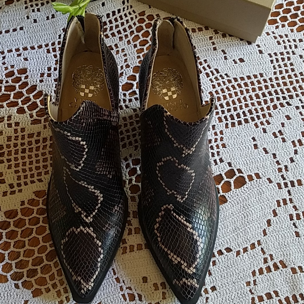 Brand new without tags Vince Camuto boots 7.5